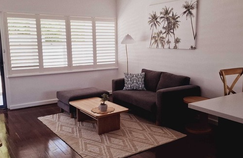 Rockingham Apartment | New to VRBO: Inviting Stay in Rockingham City Centre
