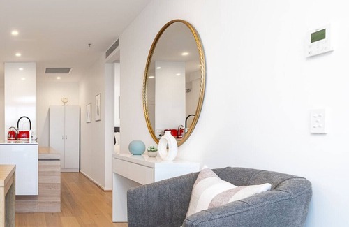 City East Apartment | New to VRBO: North-Facing APT 3 min to Canberra Times Fountain