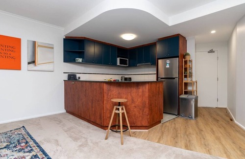 Griffith Apartment | New to VRBO: Vibrant 2BR Apt | 500m to Manuka/Kingston!