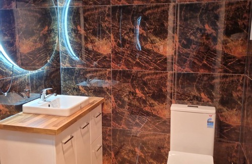 Christies Beach House | New town house 5 min from the beach!