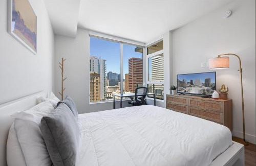Civic Core Apartment | NEW Upscale Downtown San Diego Stay Queen Bed Pool & Sauna