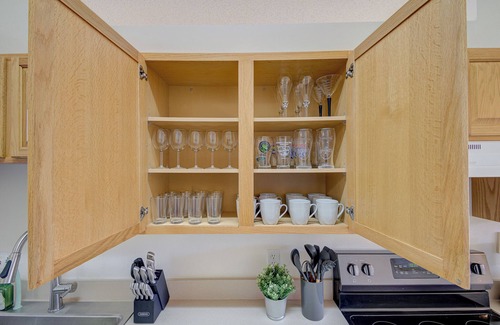 West Melbourne House | NEW! Upscale Lakeview 3-bedroom home, Pool, FastWiFi, Washer & Dryer, near Beach