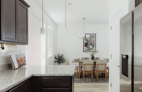 Northeast Reno House | ⭐️NEW⭐️ Upscale Retreat, 65" TV, Netflix, Patio, Mtn Views, 5 Min to UNR/Hwy 395
