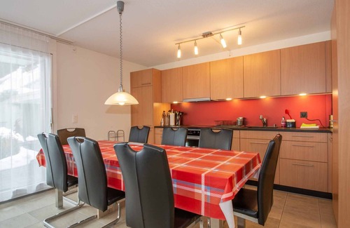 Adelboden Apartment | New vacation apartment on the edge of the village, with a wonderful view of the mountains.