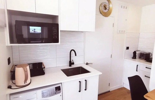 Lake Tekapo Apartment | New warm quiet comfy & cozy studio/king bed
