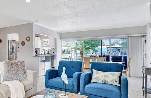 North Corals House | NEW Waterfront Heated Pool/Jacuzzi 2mi to Beach-Fishing Pier, Kayaks, EVCharger