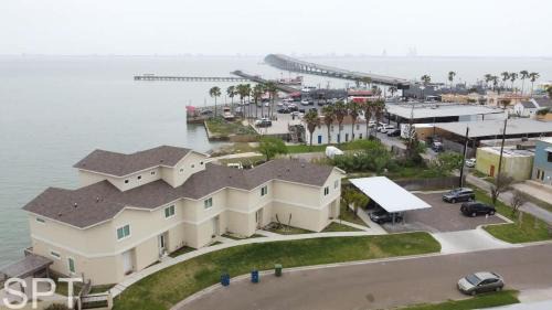 Port Isabel House | New Waterfront Bungalow - Fishermans Paradise - Bungalow Tarvana