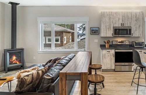 Friday Harbor House | New Waterview Loft near Roche Harbor! (sjil)