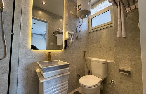 Pyramids Gardens House | New White Pyramids Inn