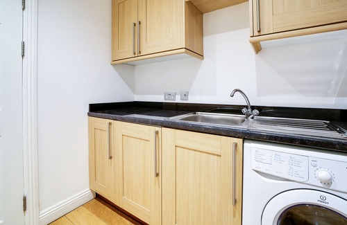 St Wenn Cottage | New with special offers-Sunflower Cottage, sleeps 6 + dogs + use of facilities n