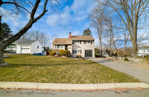 Binghamton House | New York Abode 2 Mi to Binghamton University!