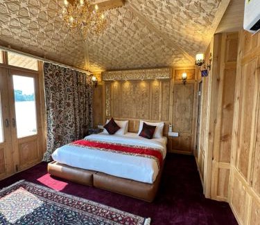Sudarbal Boat Rental | New York Houseboat