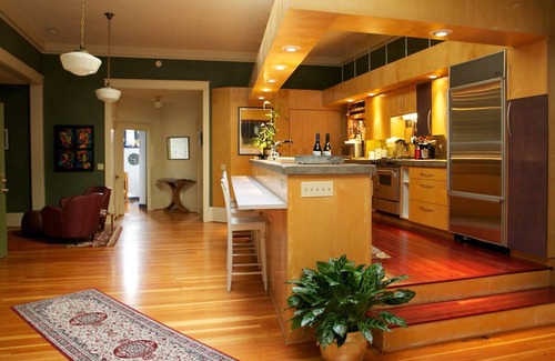 Central Area Apartment | New York Style Loft Located In A Historic Building In Downtown Salem, Oregon.