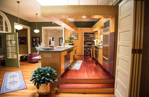 Central Area Apartment | New York Style Loft Located In A Historic Building In Downtown Salem, Oregon.
