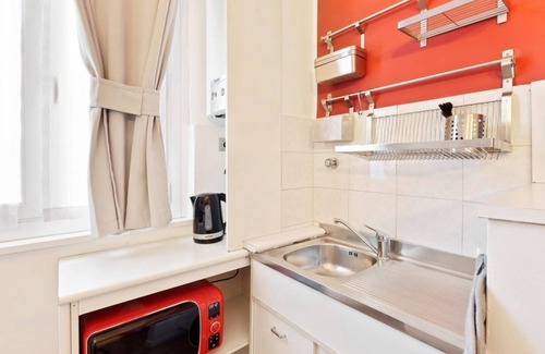 La Fontana Apartment | NEW! Your apartment in the heart of Isola!