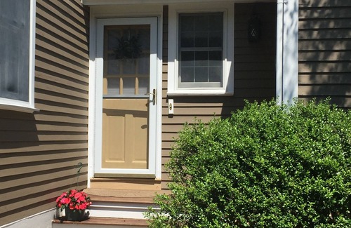 Newbury House | Newbury Country Vrbo