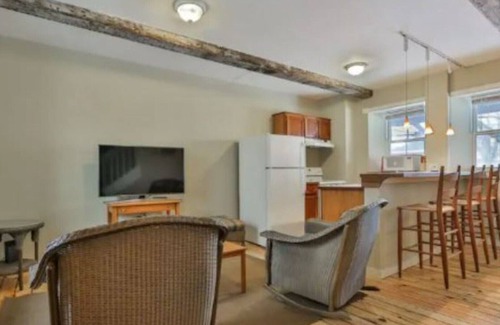 Newburyport Apartment | Newburyport Classic Brick Two Story Apartment