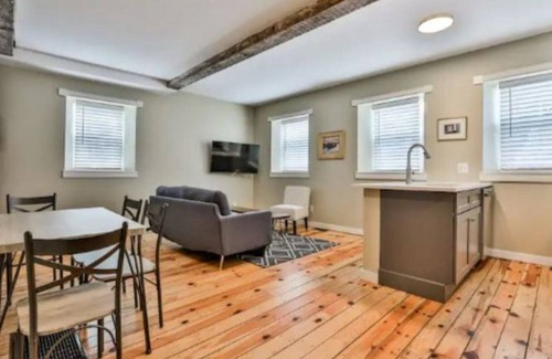 Newburyport Apartment | Newburyport Historic Brick Two Story Apartment