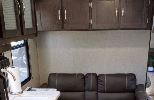 Murphy House | Newer RV on Private Wooded Acre