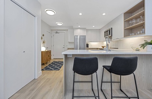 Sidney Condo | Newer Sidney Condo - 2 Blocks to the Ocean