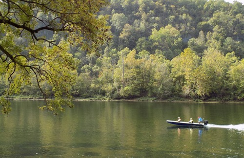 Lakeview House | Newlands Peaceful Escape, nice room close to River for get away for two people.