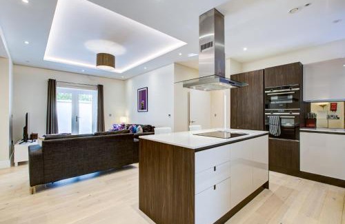 Surbiton Hill Apartment | Newlands Pepe by Artsy