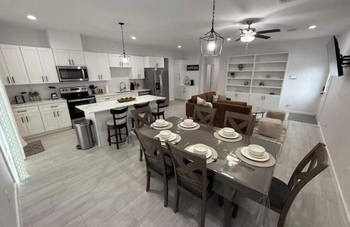 Northside House | Newly built,private,and cozy. 6 guest 3 bedrooms 3 beds 2 baths