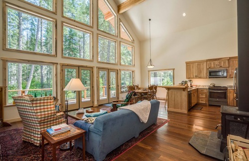 Plain House | Newly built Riverfront cabin with a hot tub and fireplace, sleeps 6 guests.