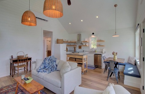 Grand Isle House | Newly Constructed Island Cottage with Lake Views