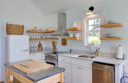 Grand Isle House | Newly Constructed Island Cottage with Lake Views