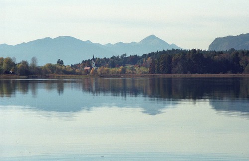 Faak am See Apartment | Newly designed apartment for 2-4 persons, lake access and WLAN free of charge