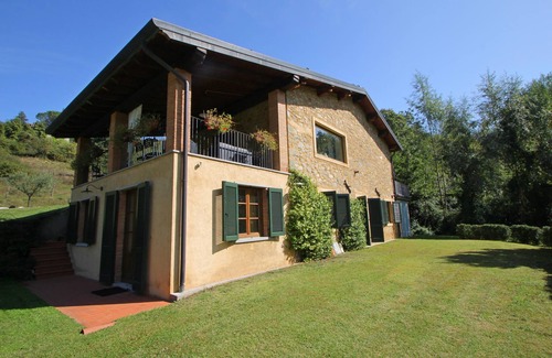 Castelnuovo di Garfagnana Villa | Newly Restore Barn With Private Pool View Of hills, 4/5 bedrooms 5 bathrooms