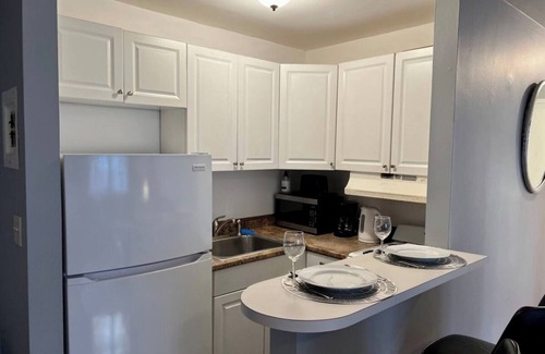 Stamford Apartment | Newly listed 1Bedroom Apartment close to train!