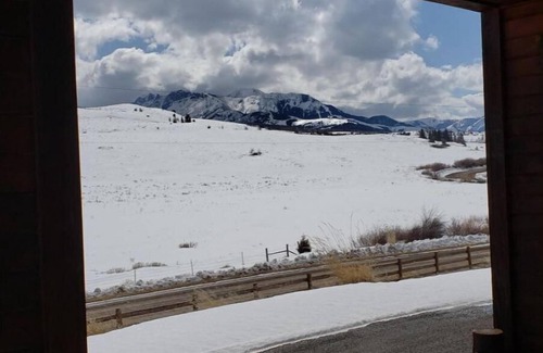 Emigrant House | Newly Listed! Yellowstone Mountain View