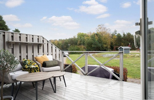Lokholmen Apartment | Newly refurbished beach apartment