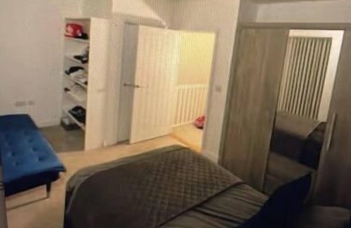 Basildon House | Newly Refurbished 3BR House