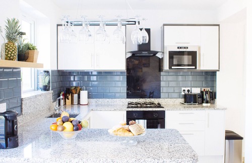 Duckett's Green House | Newly Refurbished Large Family Home-6 minute to Tube