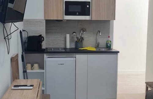 Carabanchel Apartment | Newly refurbished luxury suite with kitchen
