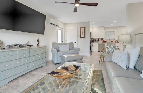 Mid Island House | Newly Remodeled, Lovely 1st Floor Apartment! Walk to Beach! Over $150 Free Daily Activities!