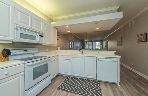 Naples Condo | Newly Remodeled 1st Floor End Unit With Gorgeous Lake Views In Falling Waters!