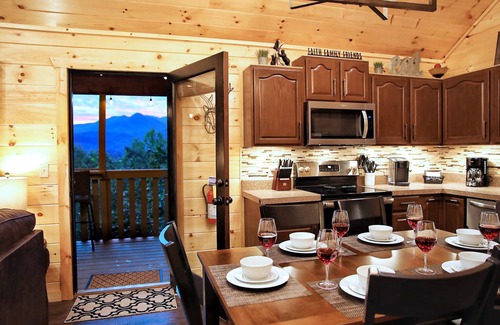 Gatlinburg Cabin | Newly Remodeled! 2 Bedroom Suite Luxury Cabin- Gorgeous Mt Views