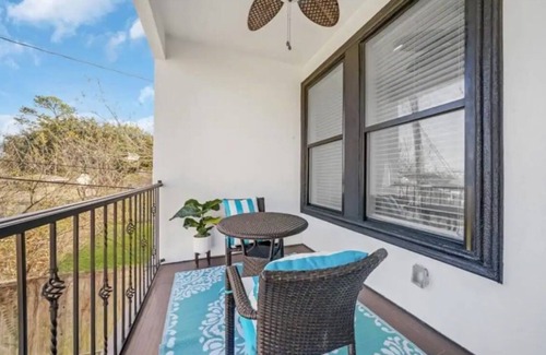 OST - South Union House | Newly Remodeled 3-Bedroom 3.5 Bathroom House Near Texas Medical Center & NRG