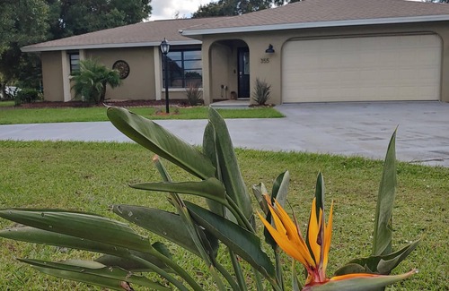 Venice East House | Newly remodeled, all new furniture, beaches, shopping, restaurants, golf, tennis