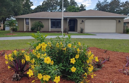 Venice East House | Newly remodeled, all new furniture, beaches, shopping, restaurants, golf, tennis