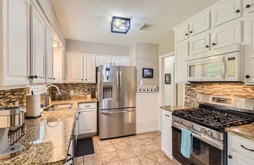 Windsor Hills House | Newly-remodeled home in North Acres