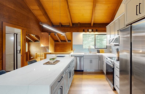 Truckee Apartment | Newly remodeled mountain-view Northstar Indian Hills apartment close to village