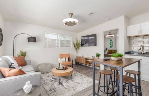 Southwest Village Apartment | Newly remodeled, Old Town Scottsdale #3