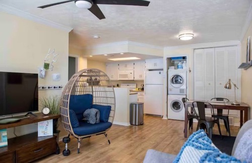 Sugar House Condo | Newly Remodeled Sugar House Unit/Long-STAYS OKAY