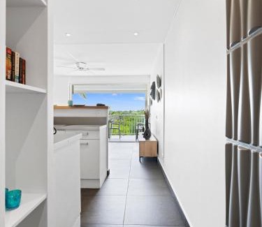 Orient Bay Apartment | Newly Renovated 1 Bedroom Condo With Amazing Seaview! Beachfront Pool!