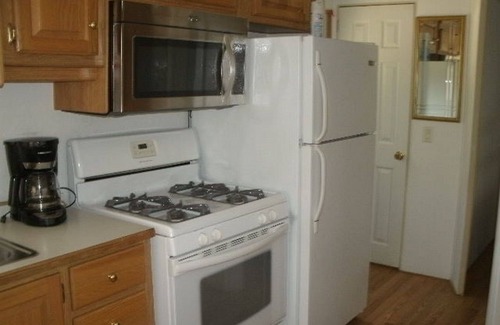 Homosassa House | Newly Renovated 1 QUEEN BEDROOM/1 BATH PRIVATE ADULT GET-A-WAY